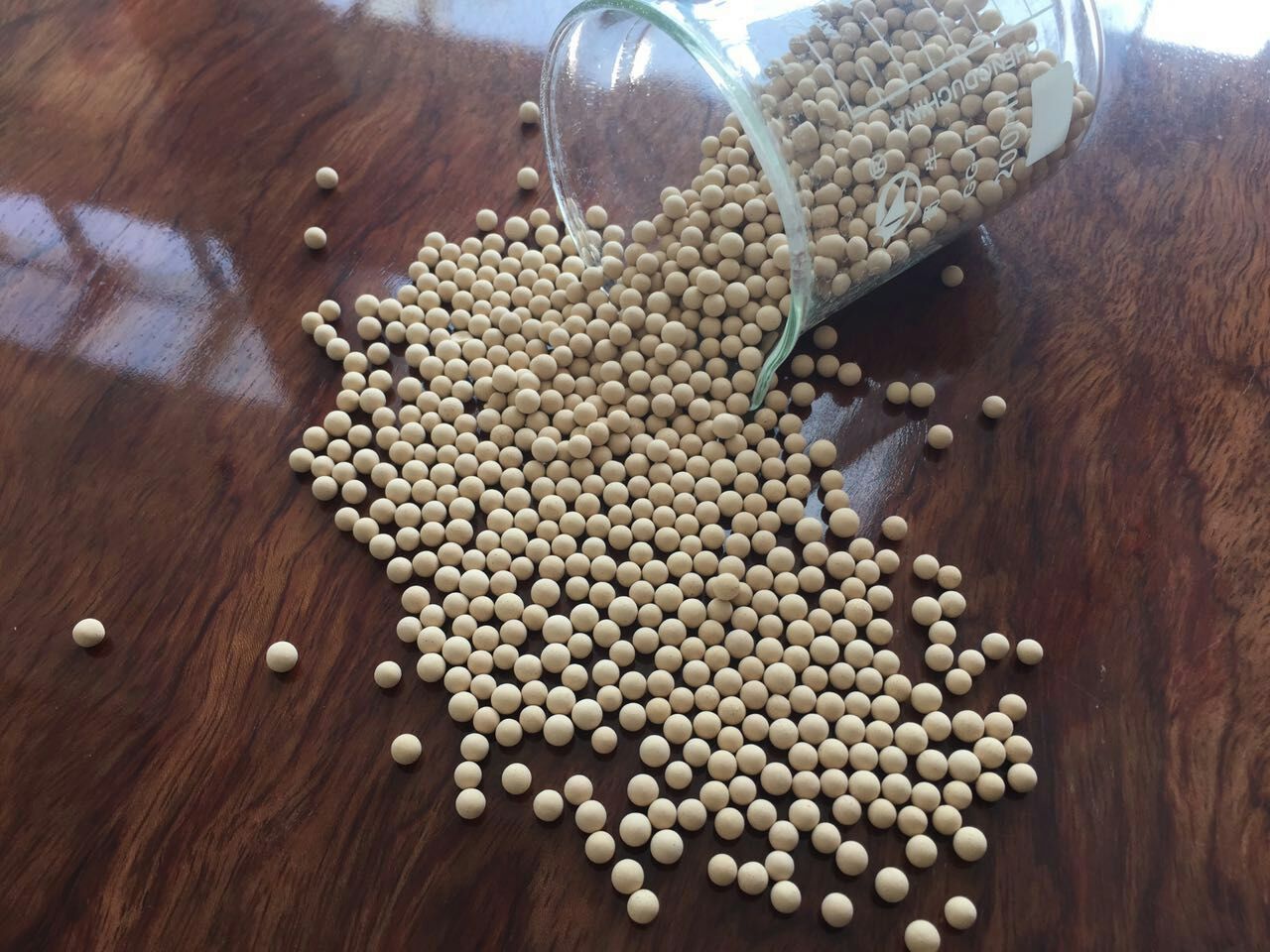 MultiSorb NatraSorb®Bulk 4A Molecular Sieve Beads - 30磅
