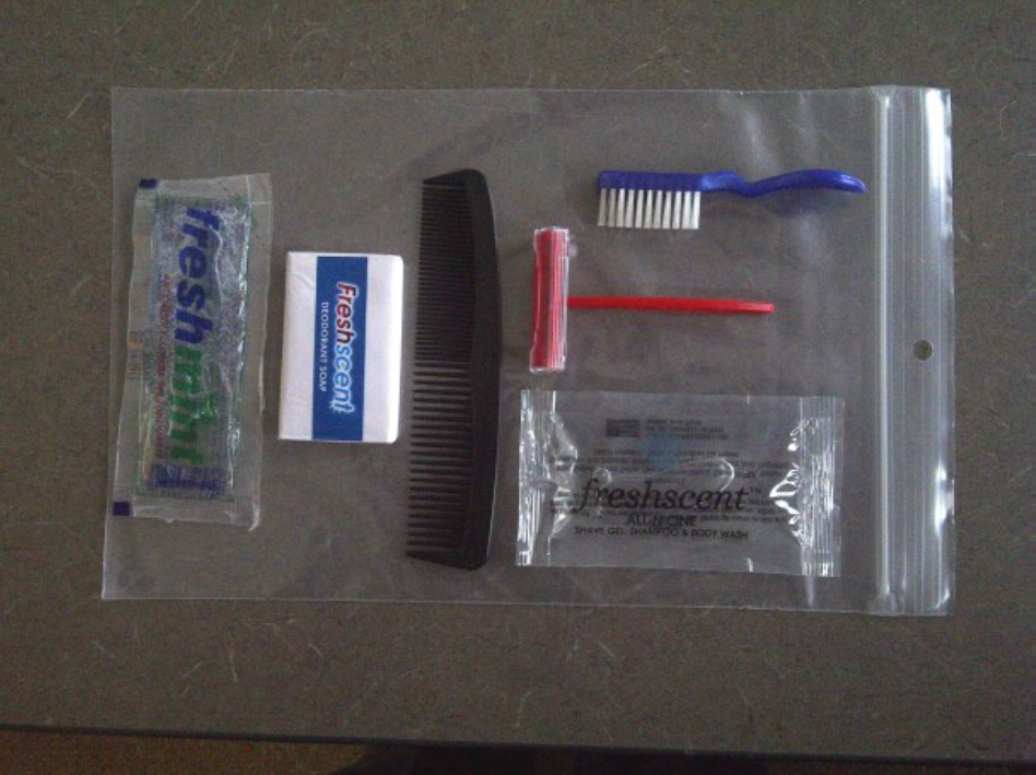 38025年OraBrite®Intermediate Inmate Personal Hygiene Kit