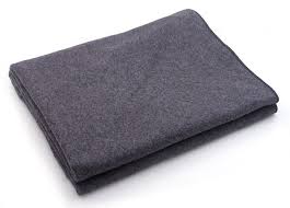 3539 Dynarex®一次性灰色涤纶毛毯，40 ' x 80 '