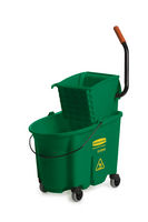 Rubbermaid®商用35 Qt WaveBrake®彩色编码拖把桶和拧干机侧压组合-绿色