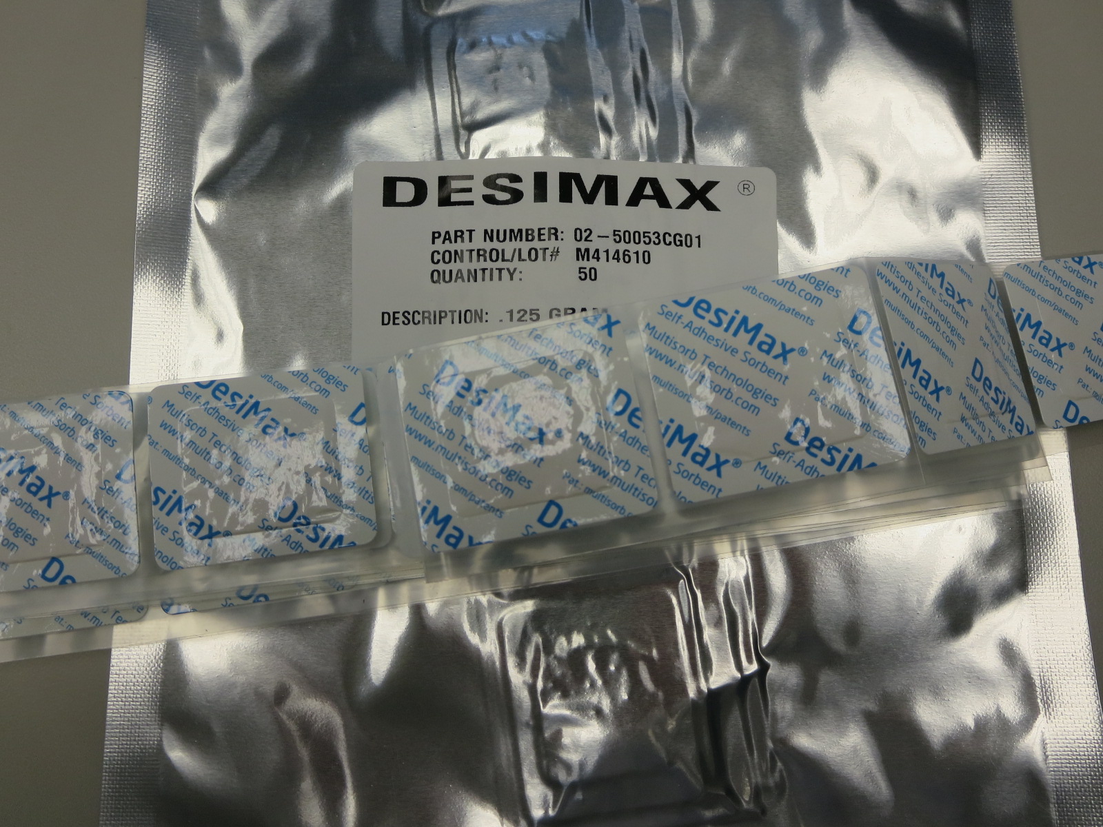 DesiMax®自粘干燥剂标签