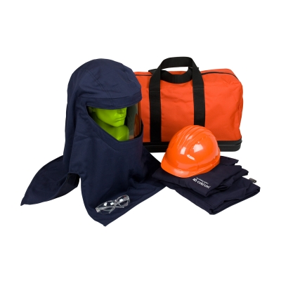 PIP®#9150-52436 PPE 4 ARC 40 Cal/cm2外套/整体闪光套件包含夹克，整体，弧罩，安全眼镜，安全帽，和一个手提袋。